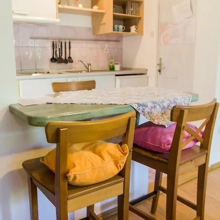 Karmen Apartment
